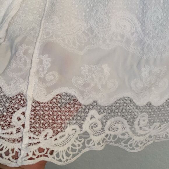 Spiaggia Dolce White Lace Embroidered Cold Shoulder Blouse Women's Size M - Picture 8 of 10